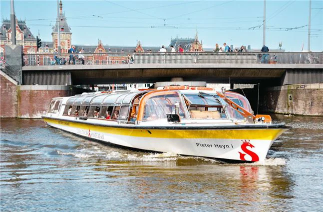 Why Book Your Amsterdam Canal Cruise?